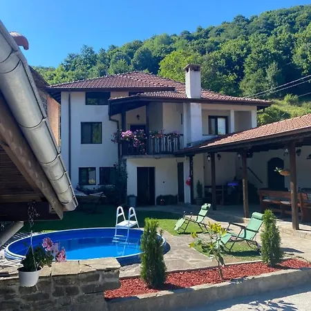 Yovkovata Kyshta 게스트하우스 3*