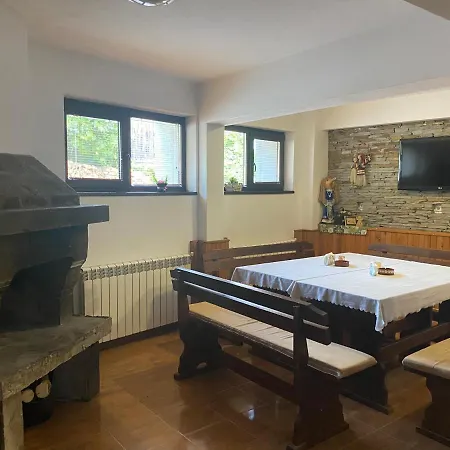 게스트하우스 Yovkovata Kyshta 치플리크