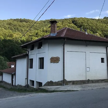 Yovkovata Kyshta Chiflik (Lovech)