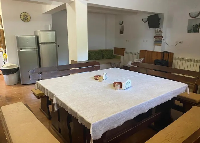 Yovkovata Kyshta Chiflik (Lovech)