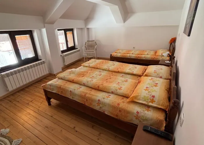 Yovkovata Kyshta Chiflik (Lovech)