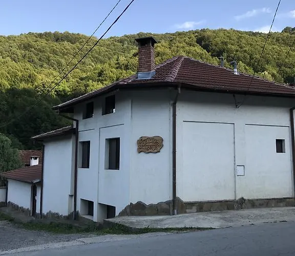 Yovkovata Kyshta Chiflik (Lovech)